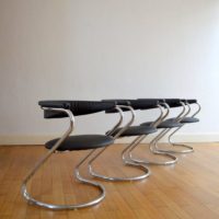 Suite de quatre chaises Design Italien années 70