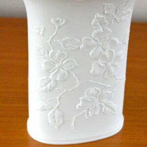 Vase blanc Kaiser Germany faience – porcelaine – Biscuit vintage 18