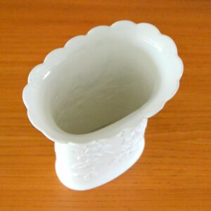 Vase blanc Kaiser Germany faience – porcelaine – Biscuit vintage 19
