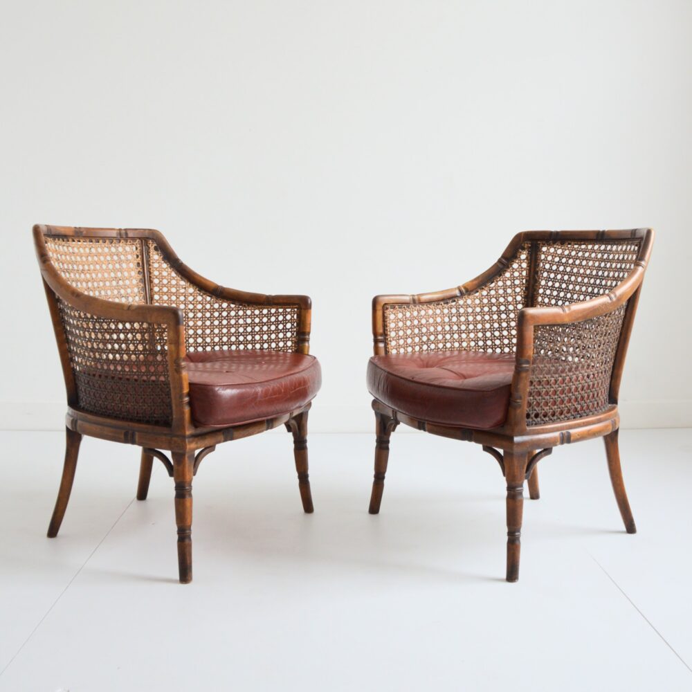 Paire de fauteuils en noyer et cannage ancien XIXème