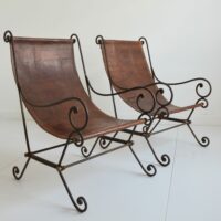 Paire de fauteuils en fer forgé et cuir vintage