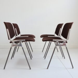 4 chaises Giancarlo Piretti par Castelli Italie 1970 vintage 19
