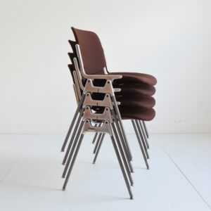 4 chaises Giancarlo Piretti par Castelli Italie 1970 vintage 28