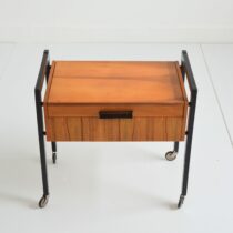 Travailleuse à couture : Boîte de rangement scandinave 1960 vintage 5