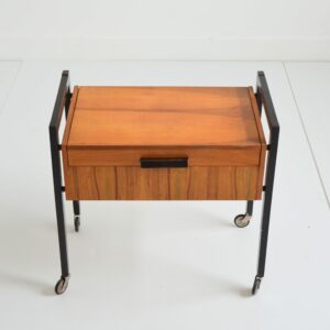 Travailleuse à couture : Boîte de rangement scandinave 1960 vintage 5