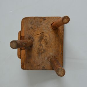 Ancien Tabouret de traite tripode vintage 14