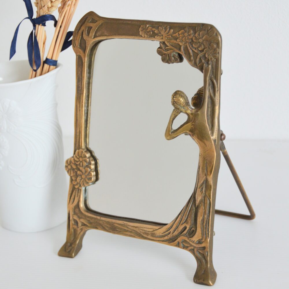 Miroir à poser / Miroir de maquillage Art Nouveau en laiton doré