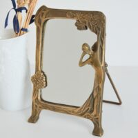 Miroir à poser / Miroir de maquillage Art Nouveau en laiton doré