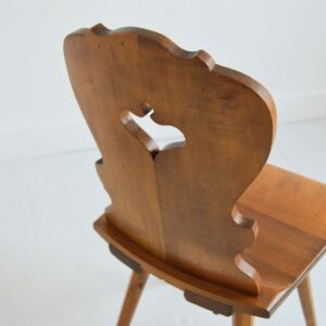 Chaise brutaliste en bois massif vintage 12