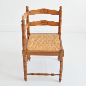 Chaise d&rsquo;angle bois et rotin 1950 vintage 1